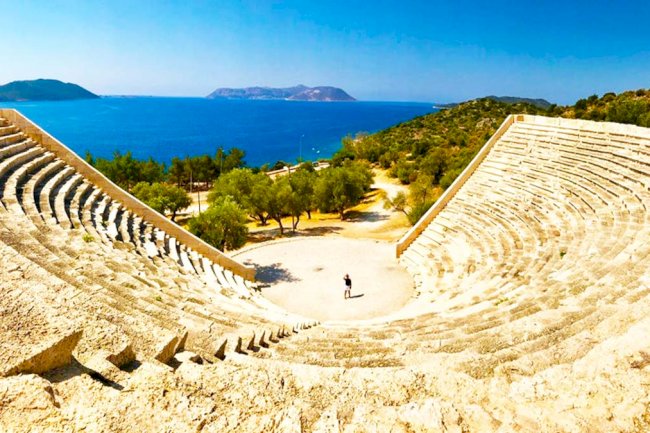 Caz Festivali'nde Antik Tiyatro'da Yoga