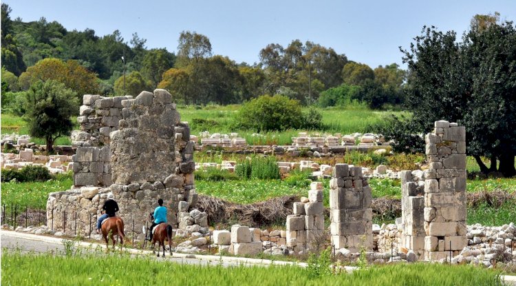 Patara Antik Kenti Fotoğrafları -  Likya Duvarı