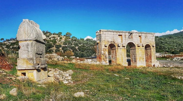 Patara Antik Kenti Giriş Kapısı - Antik Kemer-  Anıt Mezarı